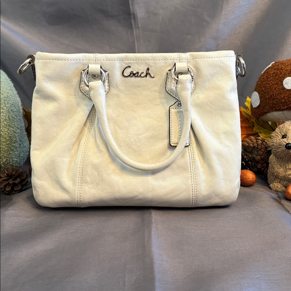 Vintage Coach Ivory Leather bag with Silver Accents